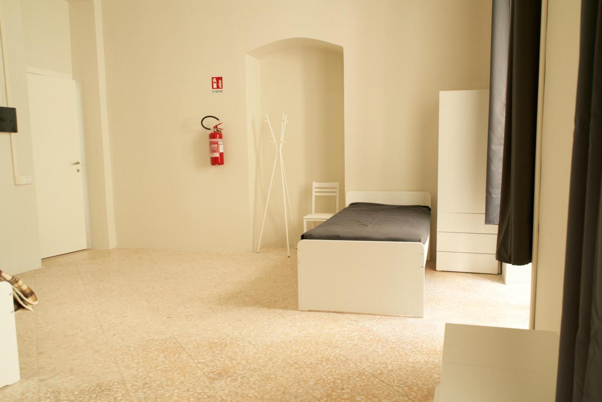 Hub Portanova Hostel Trani Kültér fotó