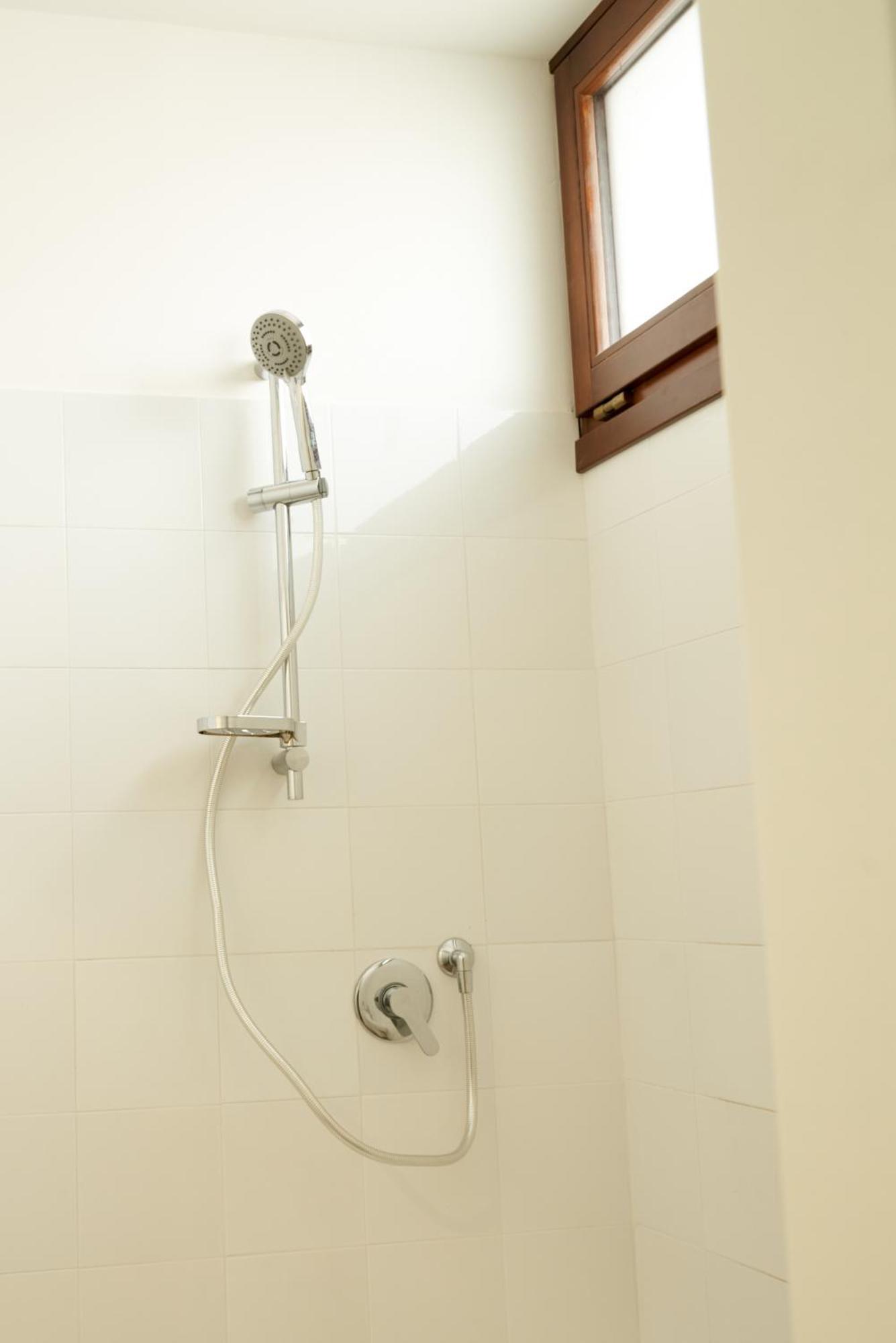 Hub Portanova Hostel Trani Kültér fotó